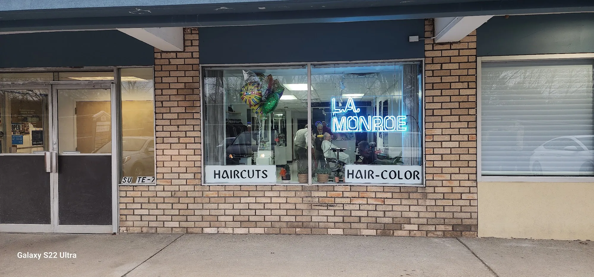 Front entrance of LA Monroe Hair Studio in Croton-on-Hudson, NY